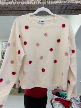 FILORO 100% Cashmere Strawberry Sweater – Size M – Cream